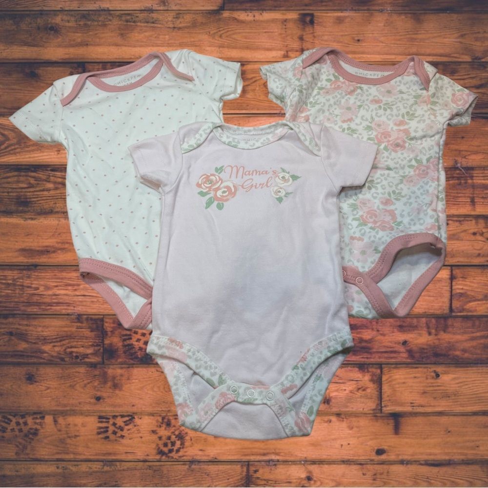 5 for $25🔥Chickpea Floral Pink Snap Bottom Tops Set of 3‎ Baby Size 6-9 Months